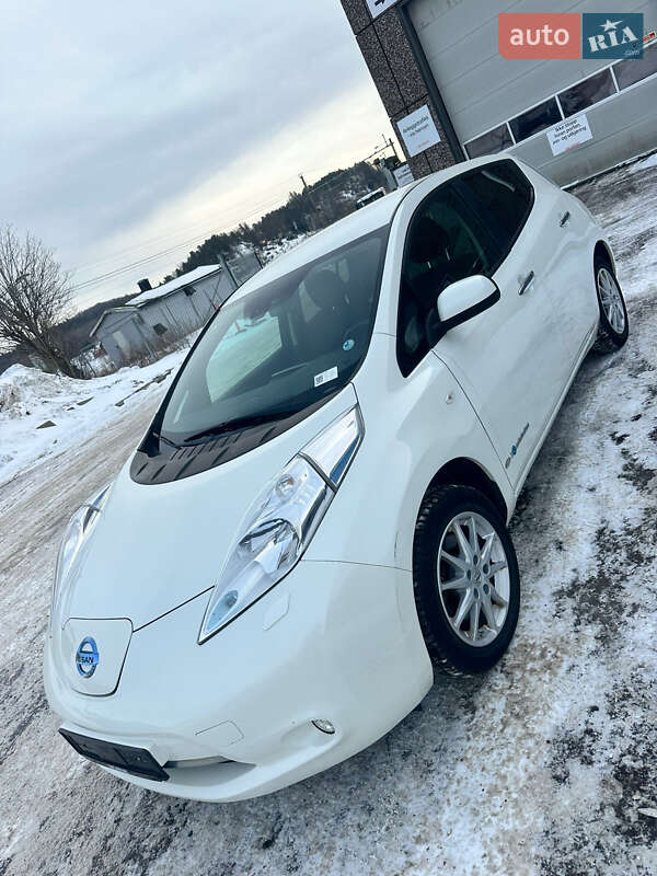 Хетчбек Nissan Leaf 2016 в Ужгороді