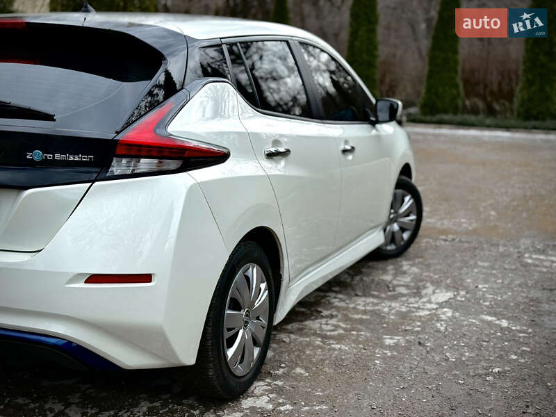 Хэтчбек Nissan Leaf 2021 в Каменском