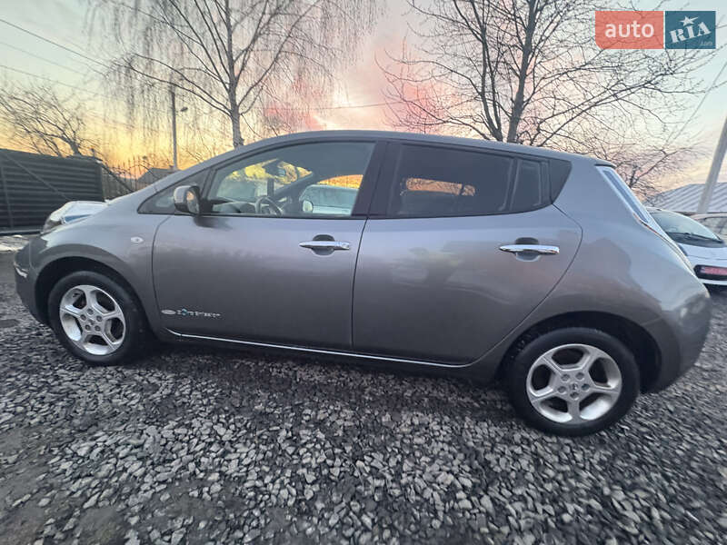 Хетчбек Nissan Leaf 2016 в Луцьку