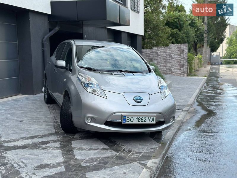 Хэтчбек Nissan Leaf 2015 в Тернополе фото 4 Хэтчбек Nissan Leaf 2015 в Тернополе