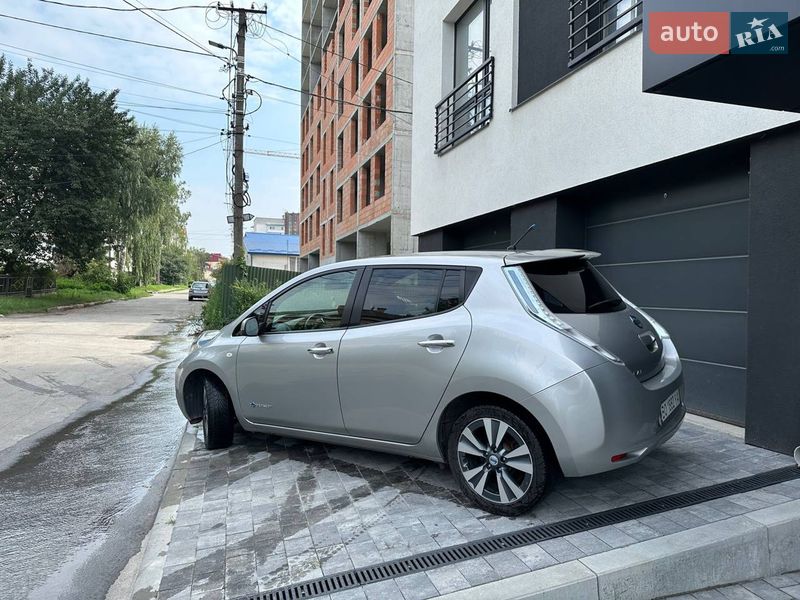 Хэтчбек Nissan Leaf 2015 в Тернополе фото 8 Хэтчбек Nissan Leaf 2015 в Тернополе