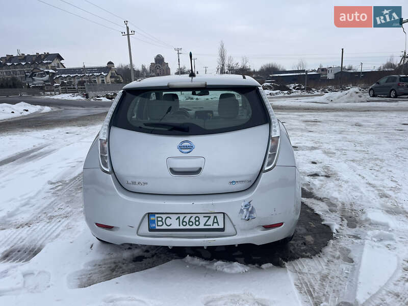 Хэтчбек Nissan Leaf 2013 в Львове