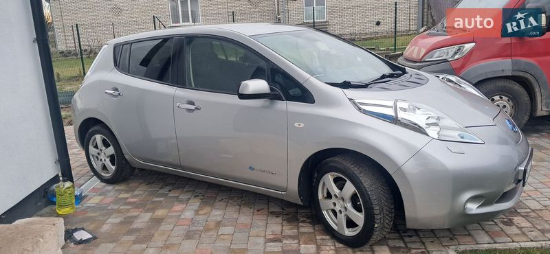 Хетчбек Nissan Leaf 2014 в Млиніві