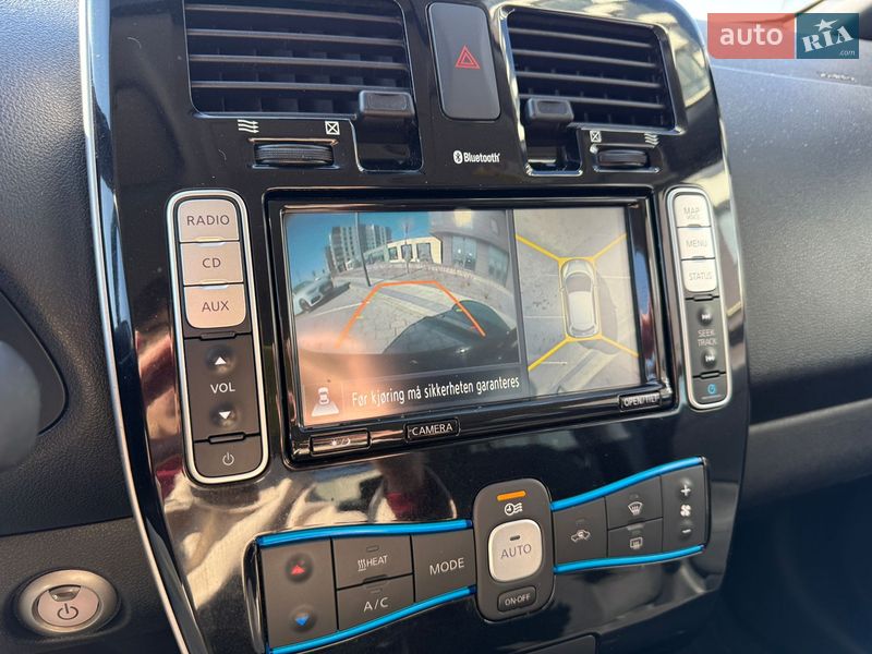 Хэтчбек Nissan Leaf 2017 в Городке