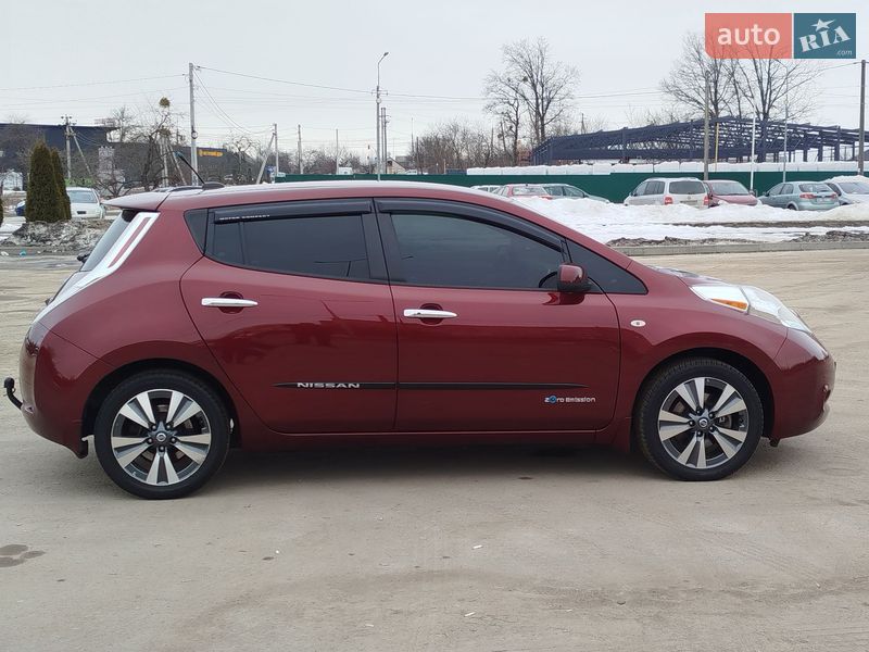 Хетчбек Nissan Leaf 2016 в Житомирі