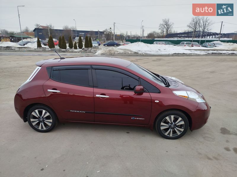 Хетчбек Nissan Leaf 2016 в Житомирі