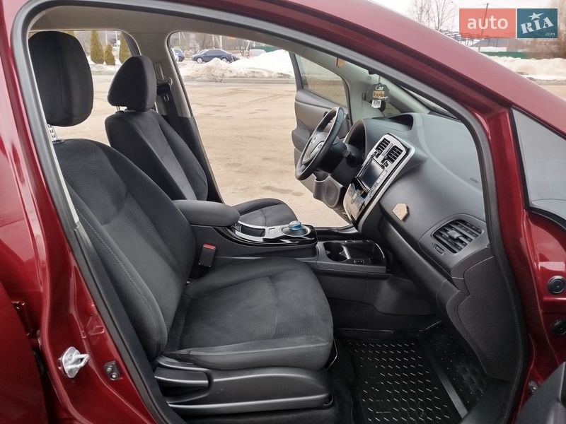 Хетчбек Nissan Leaf 2016 в Житомирі