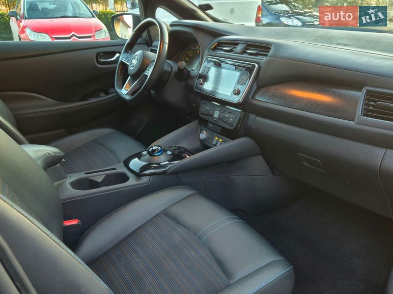 Хетчбек Nissan Leaf 2018 в Золочеві