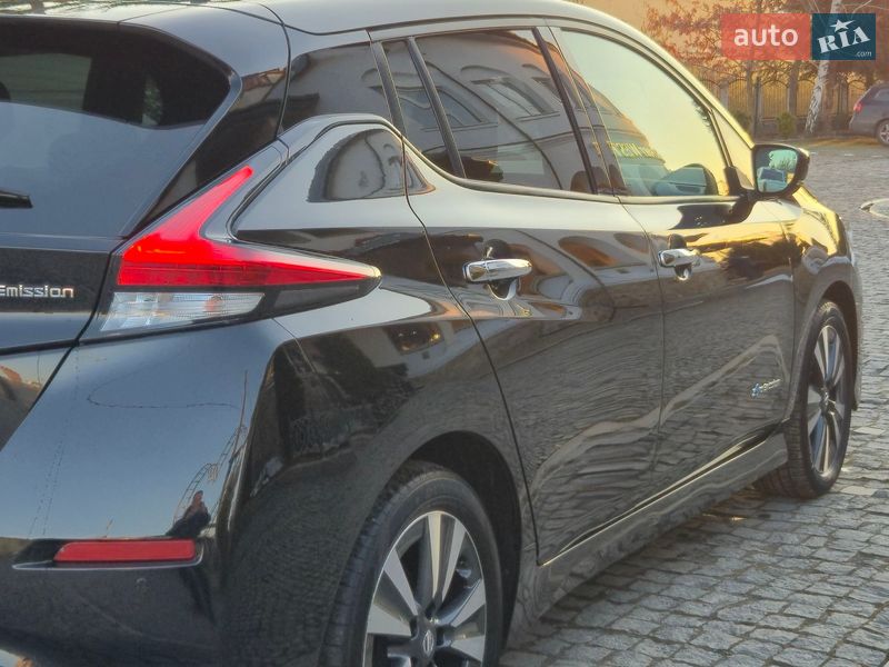 Хетчбек Nissan Leaf 2018 в Золочеві
