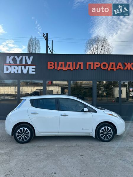 Хэтчбек Nissan Leaf 2016 в Киеве