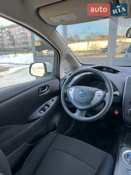 Хэтчбек Nissan Leaf 2016 в Киеве