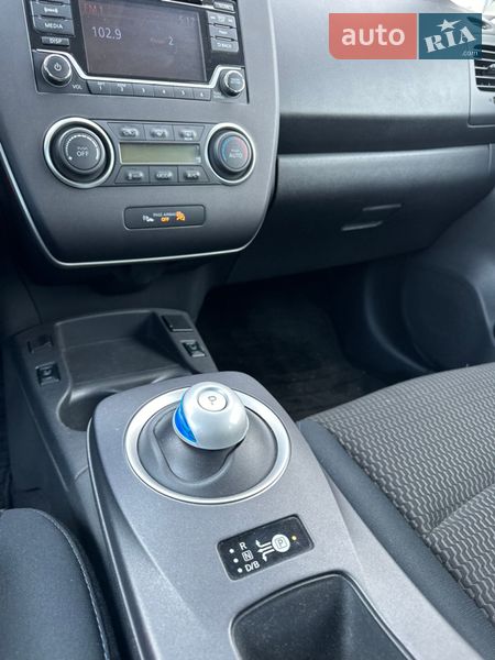 Хэтчбек Nissan Leaf 2016 в Киеве