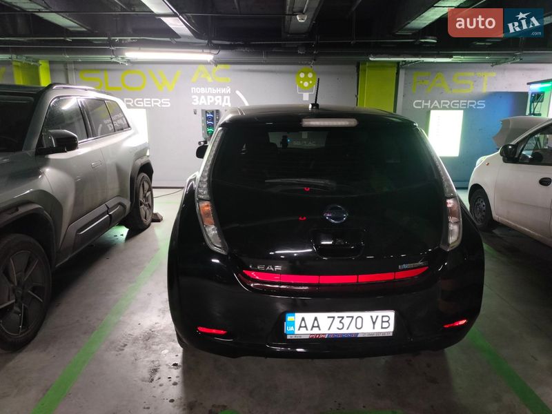 Хэтчбек Nissan Leaf 2016 в Киеве