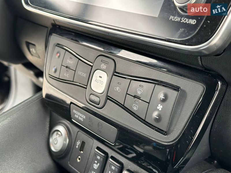 Хетчбек Nissan Leaf 2018 в Львові