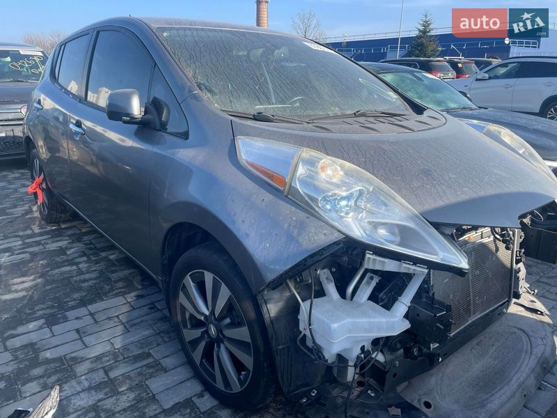 Хэтчбек Nissan Leaf 2014 в Львове