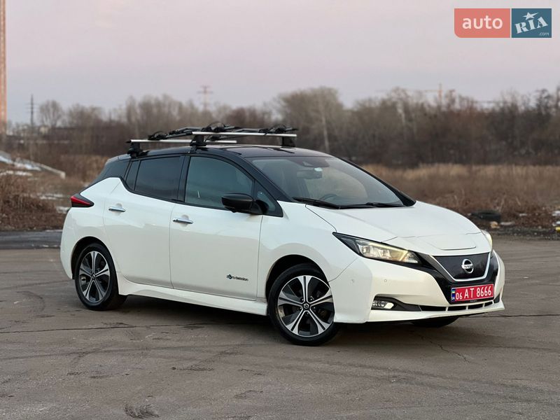 Хэтчбек Nissan Leaf 2018 в Киеве