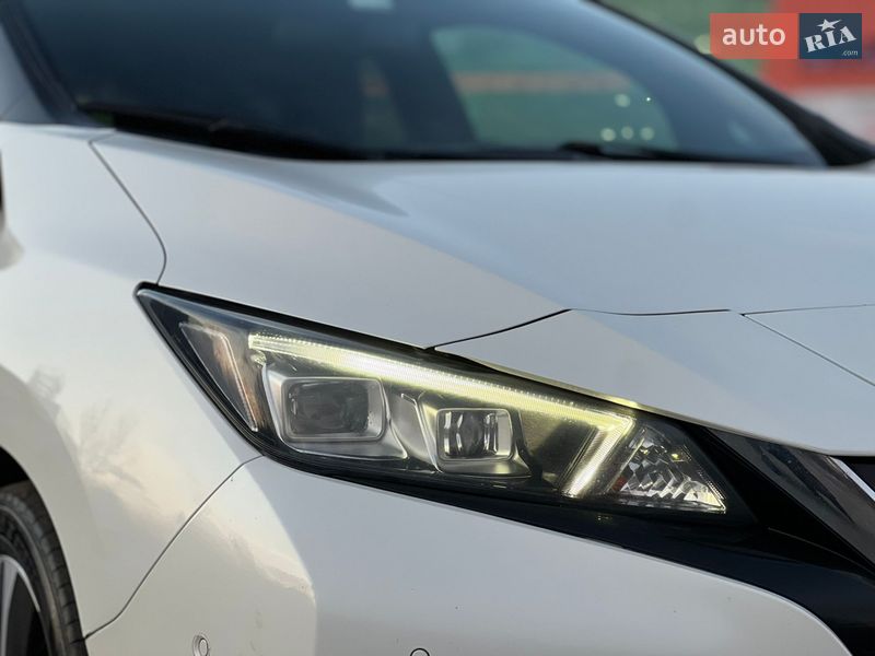 Хэтчбек Nissan Leaf 2018 в Киеве