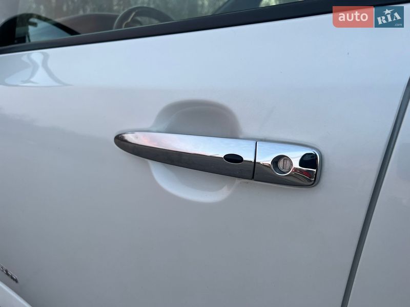 Хэтчбек Nissan Leaf 2018 в Киеве