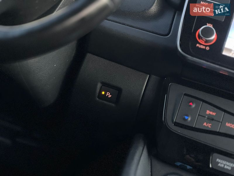 Хэтчбек Nissan Leaf 2018 в Киеве