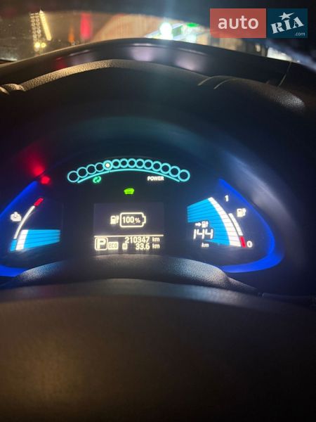 Хетчбек Nissan Leaf 2017 в Дніпрі