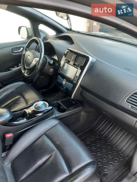 Хэтчбек Nissan Leaf 2014 в Луцке