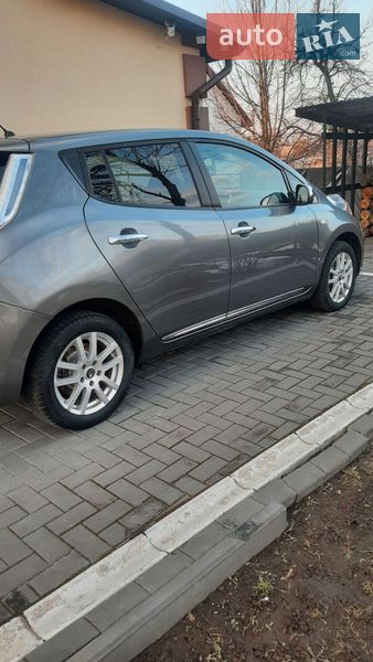 Хэтчбек Nissan Leaf 2014 в Луцке