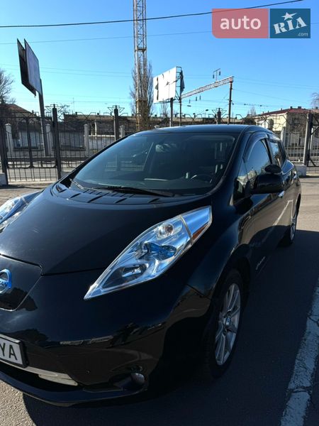 Хэтчбек Nissan Leaf 2014 в Одессе