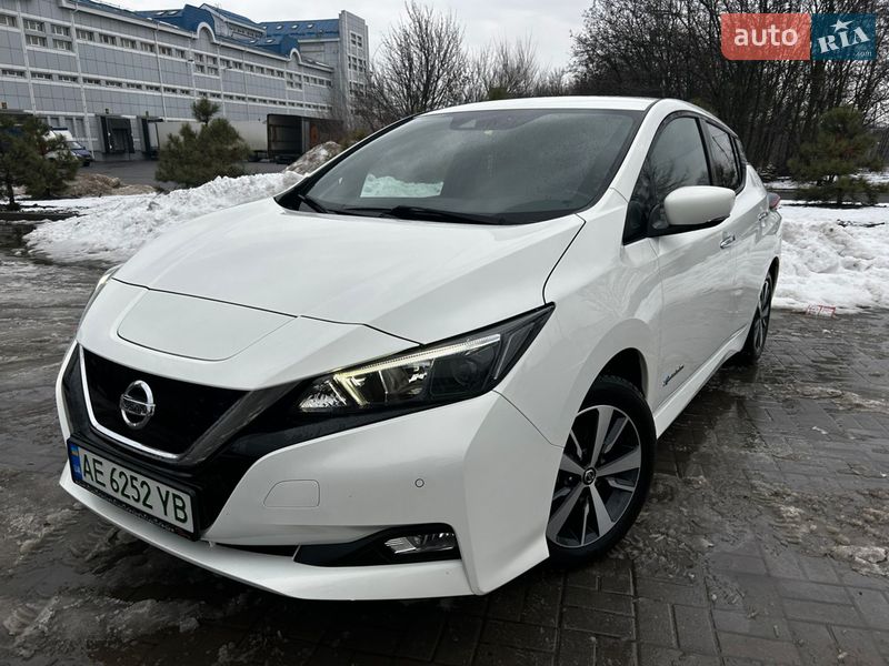 Хэтчбек Nissan Leaf 2018 в Днепре