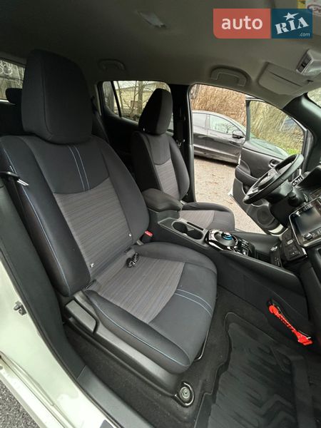 Хэтчбек Nissan Leaf 2018 в Днепре