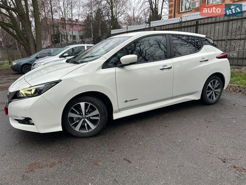 Хэтчбек Nissan Leaf 2018 в Днепре