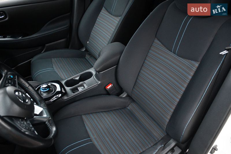 Хетчбек Nissan Leaf 2020 в Києві