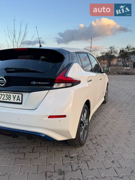 Хэтчбек Nissan Leaf 2018 в Владимире
