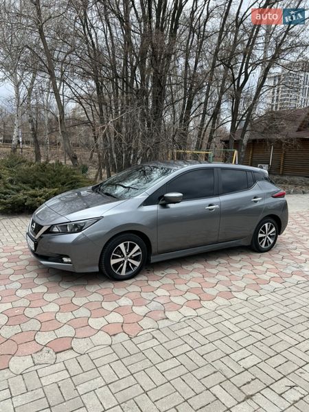 Хэтчбек Nissan Leaf 2020 в Днепре