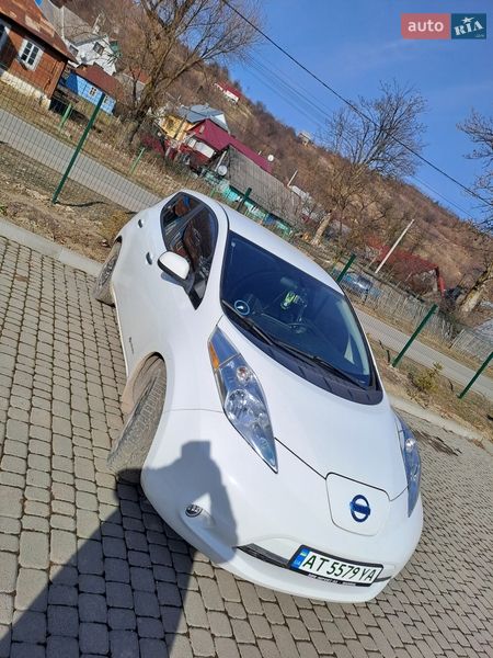 Хетчбек Nissan Leaf 2014 в Надвірній