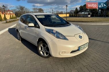 Хэтчбек Nissan Leaf 2013 в Измаиле