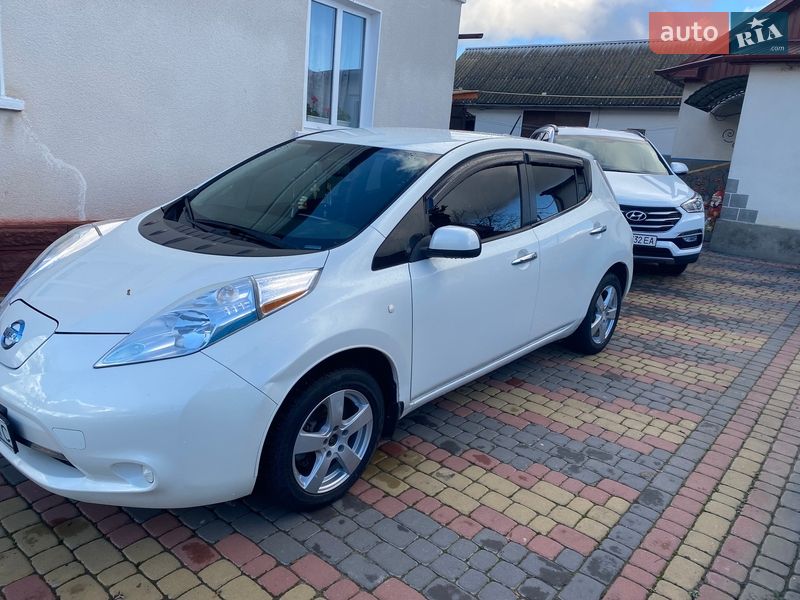 Хэтчбек Nissan Leaf 2016 в Тернополе