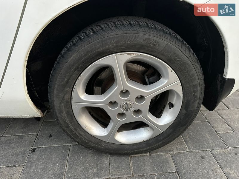 Хетчбек Nissan Leaf 2016 в Луцьку