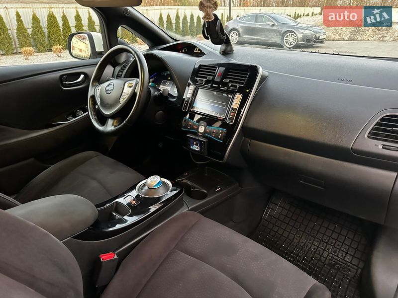 Хетчбек Nissan Leaf 2016 в Луцьку