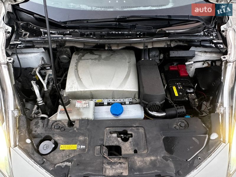 Хетчбек Nissan Leaf 2016 в Луцьку