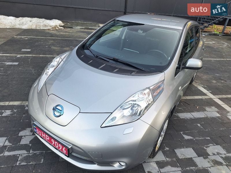 Хэтчбек Nissan Leaf 2017 в Городке