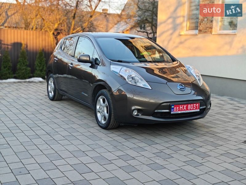 Хетчбек Nissan Leaf 2016 в Івано-Франківську