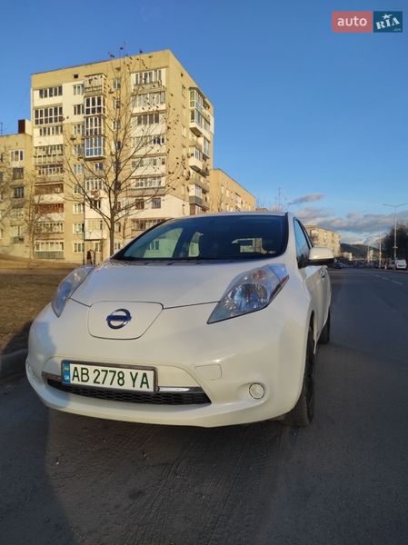 Хэтчбек Nissan Leaf 2014 в Могилев-Подольске