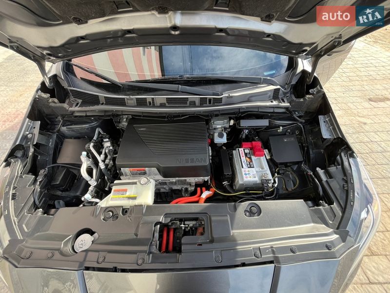 Хэтчбек Nissan Leaf 2018 в Тернополе