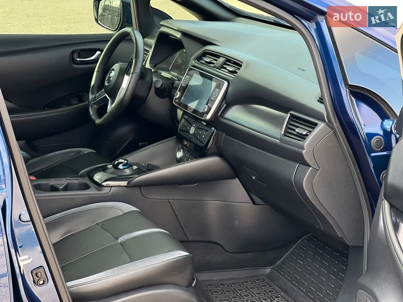 Хэтчбек Nissan Leaf 2020 в Кропивницком