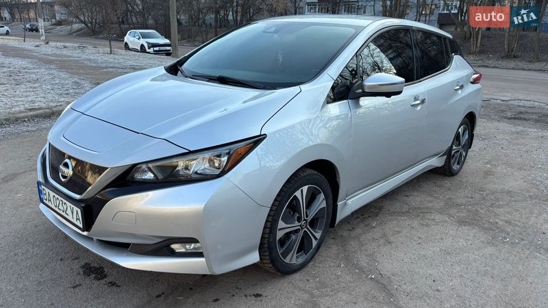 Хэтчбек Nissan Leaf 2018 в Кропивницком