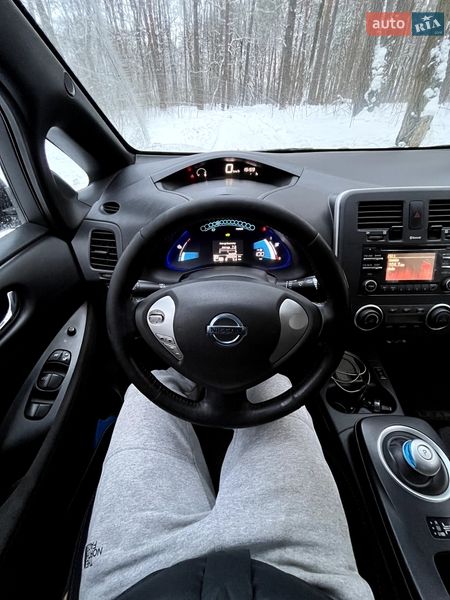 Хетчбек Nissan Leaf 2013 в Чернігові