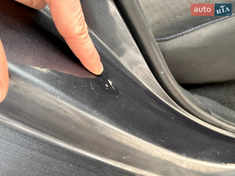 Хетчбек Nissan Leaf 2013 в Чернігові