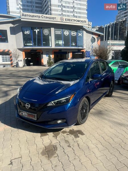 Хетчбек Nissan Leaf 2024 в Одесі