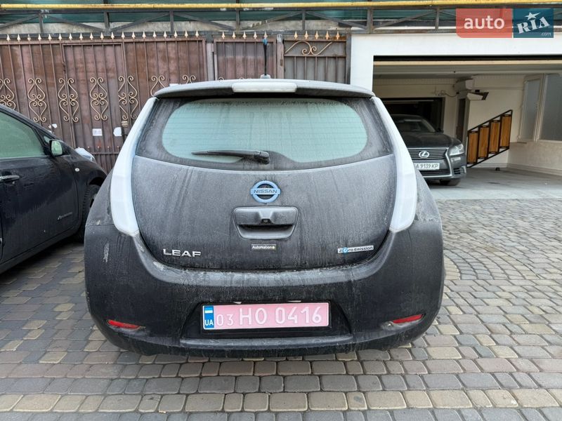 Хетчбек Nissan Leaf 2012 в Умані