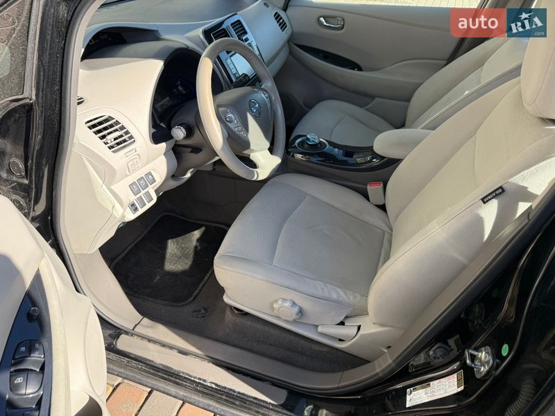 Хетчбек Nissan Leaf 2012 в Умані
